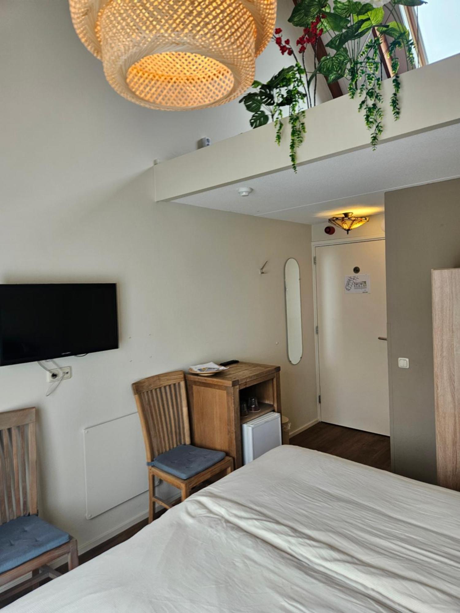 Hotel Dolores Ameland Нес Екстер'єр фото